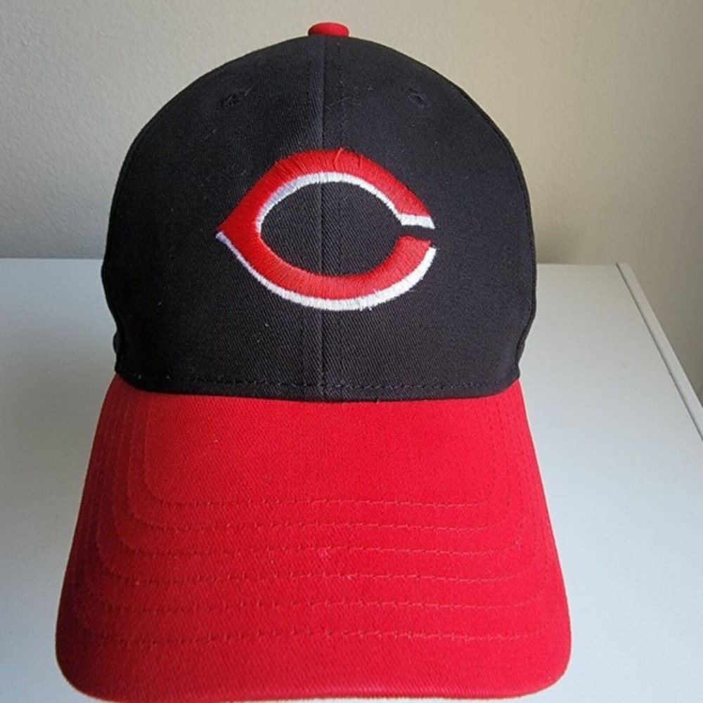 Cincinnati Reds Hat Cap StrapBack OSFM Two Tone C Logo MLB Genuine Merchandise